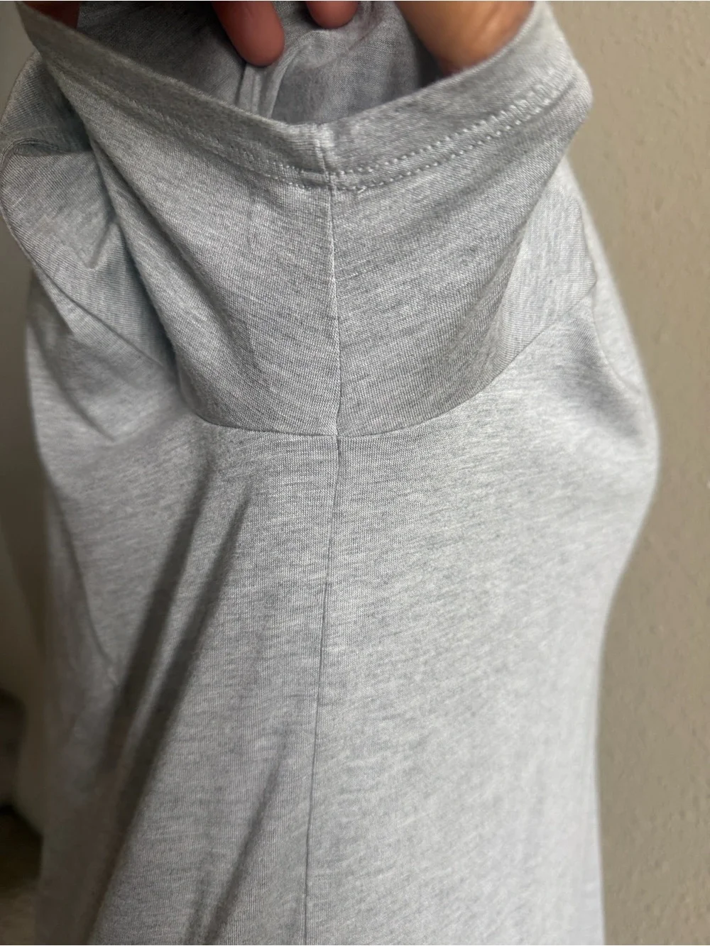 Splendid Sz M Light Gray V-Neck Short Sleeve Tee